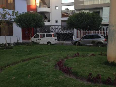 Vendo Lindo Dpto Frente Al Parque En Urb Privada En La Calle Los Arces - Cayma