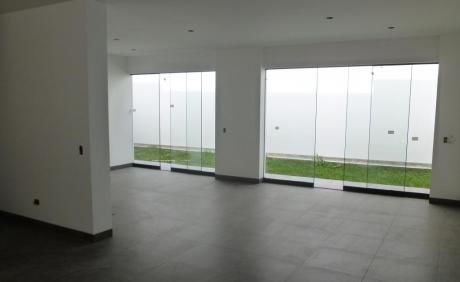 Casa En Venta De 4 Dorm. - Urb. La Planicie – La Molina