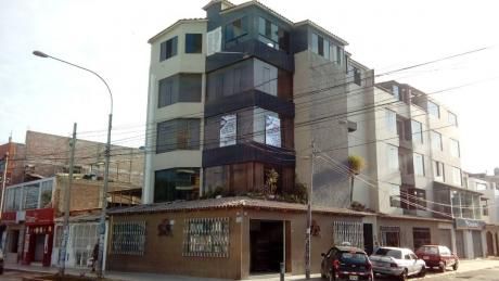 ¡amplio Flat En Zona Altamente Comercial! Esquina Av Húsares Y Clle. Sta Clara
