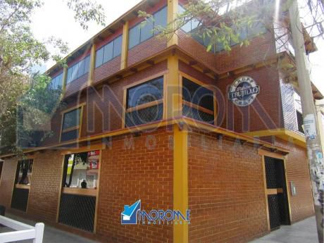 Aprovecha! Excelente Local Comercial De Buen Prestigio.