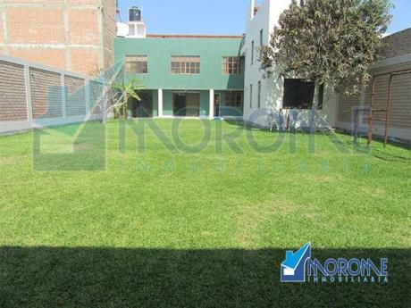 Urb. El Golf: Amplia Y Hermosa Casa De Gran Confort Para Ti.