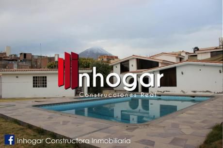 En Venta Lujosa Casa En Excelente Zona En Cayma - Arequipa