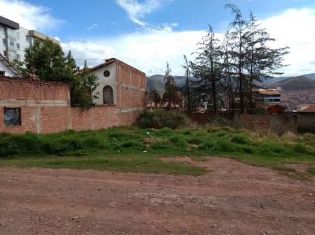 Terreno En Urb. Larapa De 232 M2