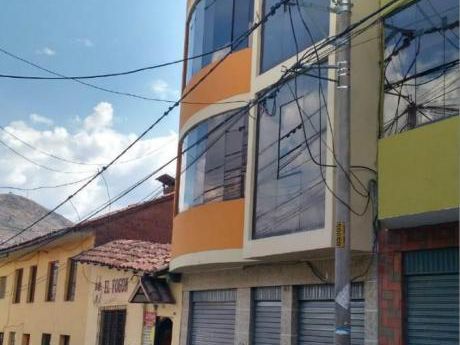 Alquilo Edificio Comercial En Jr. Ramon Castilla - Cusco