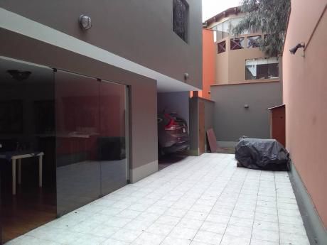 Excelente Casa Monterrico