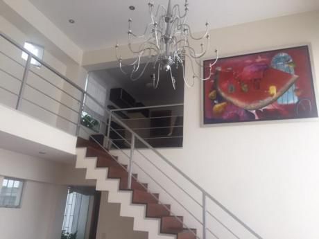 Se Alquila Hermoso Departamento Con Salida A Parque Privado (M)