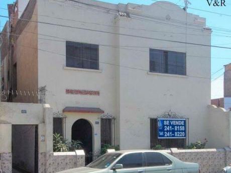 Casa Como Vivienda O Terreno Y Local Comercial Frente A La Municipalidad (rh)