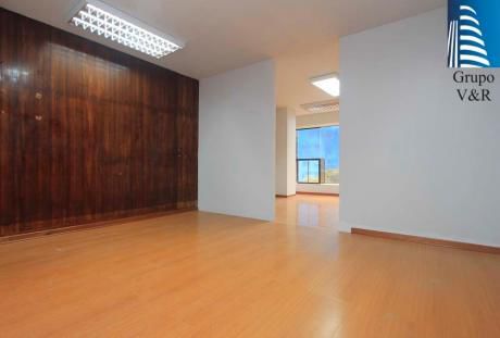 Oficina De 60 M2 Con Vista A Pardo, En Edificio De Oficinas Rh