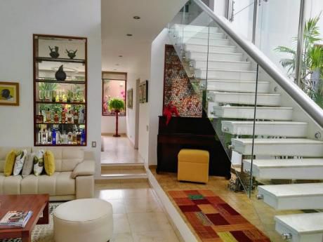 Aquí Una Exclusiva Y Hermosa Casa De 3 Pisos En El Golf, Trujillo