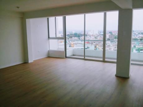 Amplio Penthouse DupléX, Excelente Vista Panorámica, Urb. Sta Inés - 275 M2