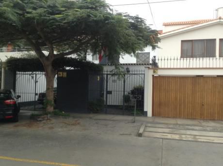 Venta De Linda Casa En Calle Galvani - Surco