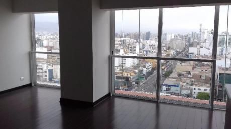 Venta De Acogedor Departamento En Malecón De La Marina