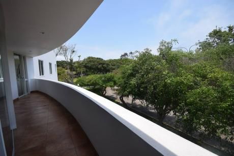 Vendo Duplex De 462 M2 En Exclusiva Zona De Chabrier Frente A Parque, San Isidro.