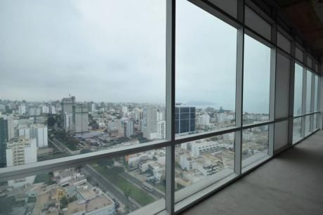 Vendo Moderna Oficina De 128 M2 Con Hermosa Vista Panorámica