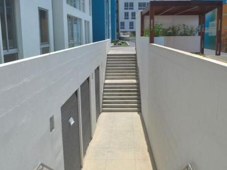 Vendo Local Comercial 30.62 Dentro De Condominio