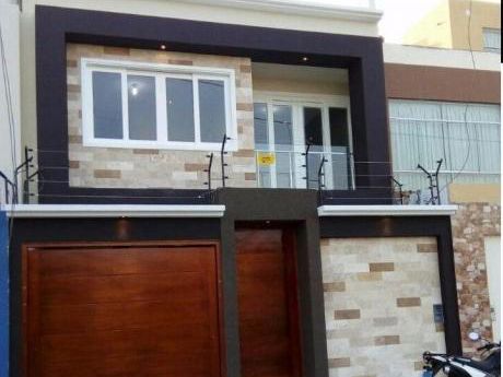 Linda Casa En Venta Urb. Miraflores Country Club