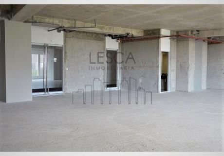 Oficina En Alquiler En Surco, Centro Empresarial Panorama Con Areas Comunes