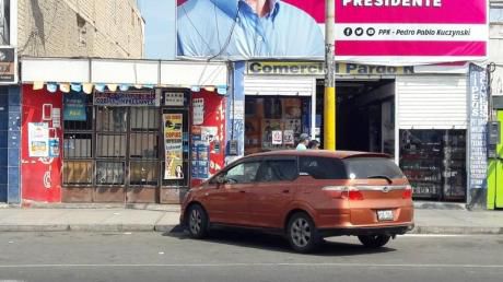 Alquilo Local Frente A Plaza De Armas De Chimbote