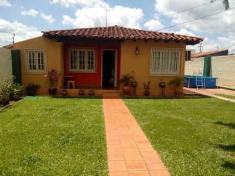 Vendo Casa En Barrio Primavera, 50% Entrega Y Saldo En 2 O 3 Pagos