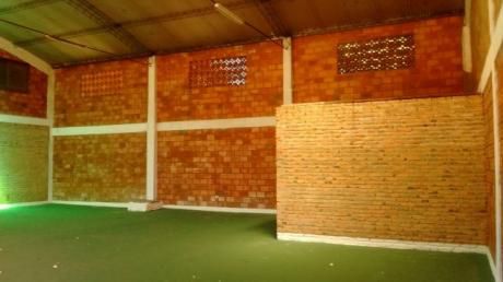 Alquilo Tinglado Salón Comercial A Pasos Del Shopping Multiplaza