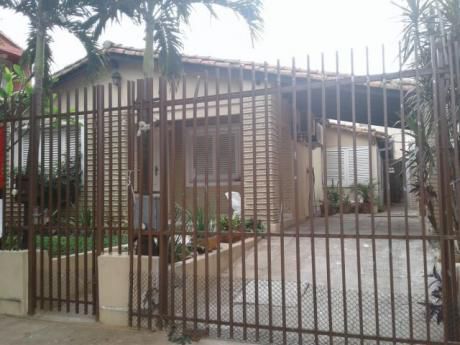 Alquilo Casa Zona Universidad Americana