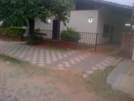 Alquilo Casa En El Barrio San Pablo (avda La Victoria)