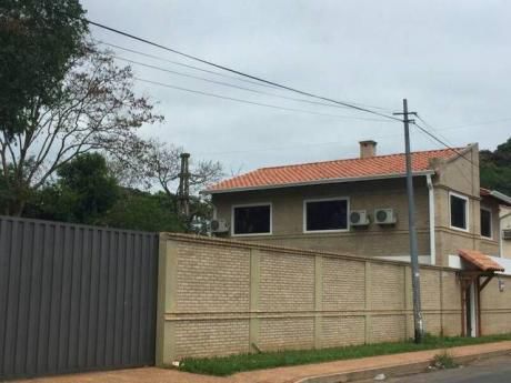 Alquilo Casa Con Amplio Patio A Estrenar!!