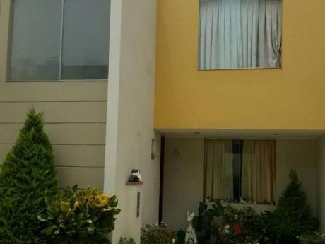 Venta De Casa De Dos Piso En Condominio A Una Cuadra Estación Metropolitano