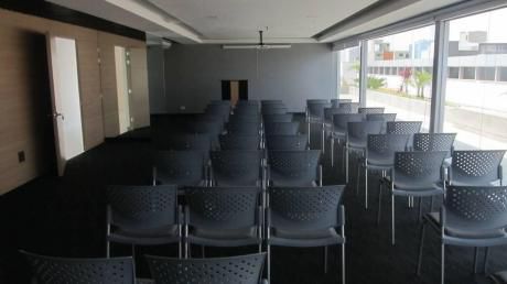 (id 46051) Se Vende Oficina 141 M2 En Exclusivo Edificio Impresarial