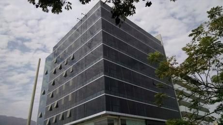 Oficina Muy Poco Uso En Nuevo Centro Empresarial En El Corazón De Surco, Of 404