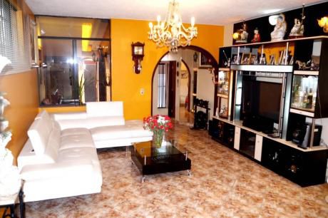 Espectacular Departamento En Primer Piso Con Piscina Propia
