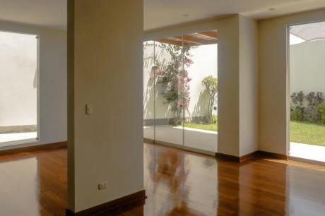 Preciosa Y Moderna Casa En La Urb Sol De La Molina - Distrito La Molina