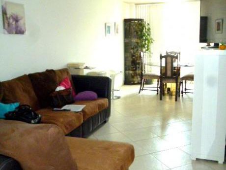 Bonito Y Comodo Departamento + Aires En Urb. Santa Patricia - 3 Dorm.