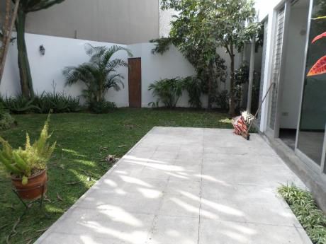 Vendo Casa/terreno En Urb. Humboldh, Miraflores, Colegio Humboldh.