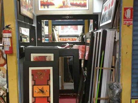 Id - 56302 Se Vende Local Comercial Muy Bien Ubicado En Cercado De Lima!