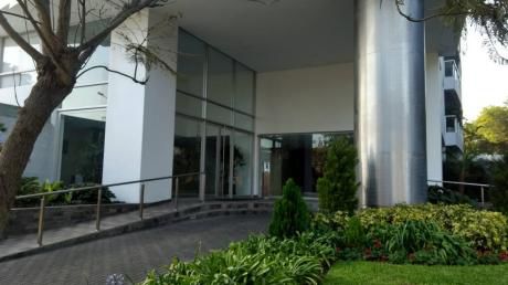 Vendo Bello Departamento En San Isidro, Sin Muebles