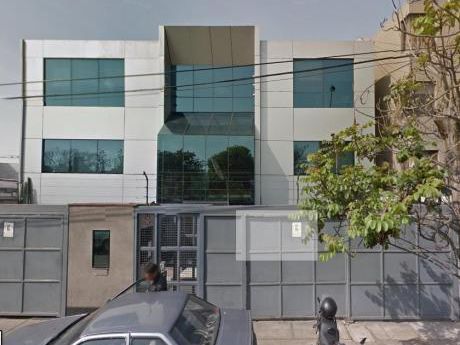 Venta De Edificio En San Isidro Para Vivienda.