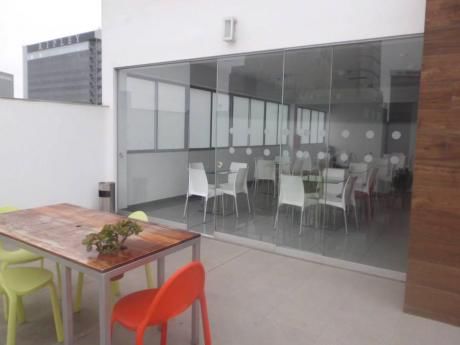 Alquilo Linda Oficina En San Isidro, Implementada Con Aire Acondicionado