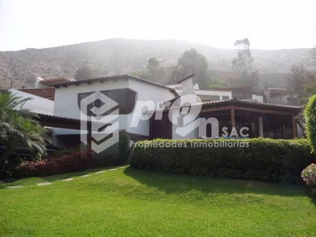 La Planicie – Espectacular Casa En El Golf, Estilo Contemporáneo