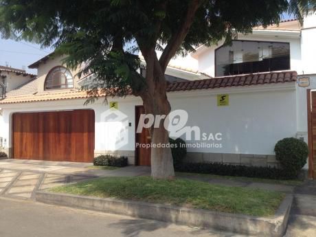 El Remanso – Casa De 2 Pisos Con Excelente Distribución