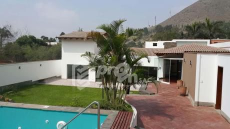 La Planicie 1era. Etapa, La Molina Moderna Casa De Dos Plantas En Zona Exclusiva