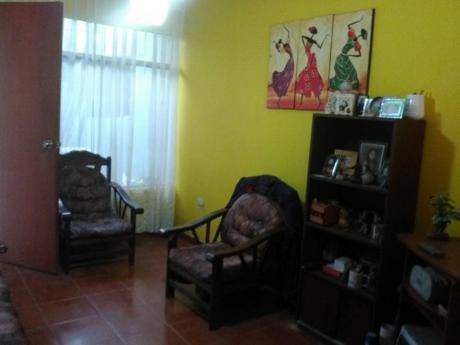 En Venta Casa De 3 Pisos At. 108 M2 En Villa El Salvador