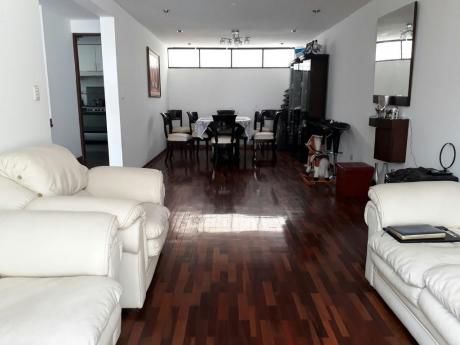 Casa Tres Pisos, Muy Remodelada. Batallón Callao, Urb Las Gardenias, Surco