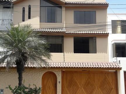 Casa. Casuarinas, Calle Rosemblat, Huertos De San Antonio, Surco