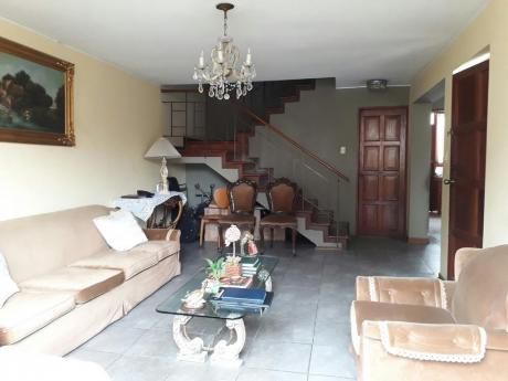 Ocasión. Frente A Parque!.hermosa Casa Dos Pisos, Urb. Los Cisnes, Surco