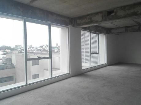 Alquiler De Oficina En Gris, Limite Con San Isidro