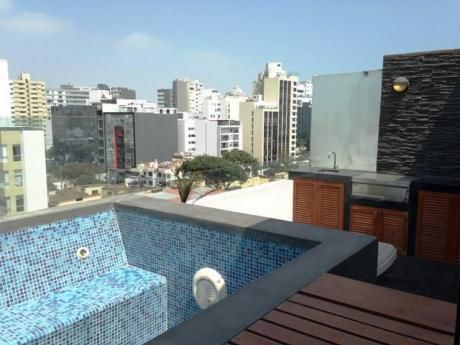 Bello Dpto. Duplex De 121 M2, Semi Amoblado, C/piscina, A 2 Cuadras De Larco Mar.