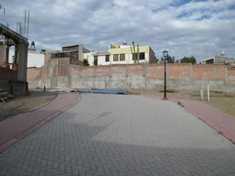 Mas Inmobiliaria Aqp Vende Estupendo Terrenos En Quinta Privada - Cayma