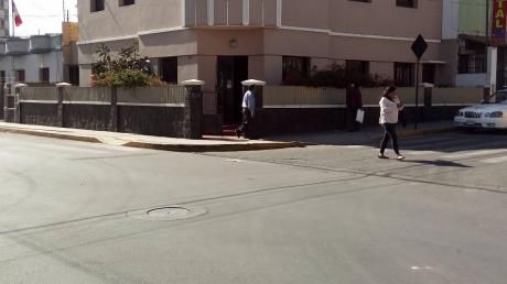 Mas Inmobiliaria Aqp Alquila Casa En Zona Comercial De Victor Lira