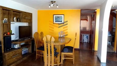 Se Vende Casa Amplia Frente A Hermoso Parque En Urb. Segura